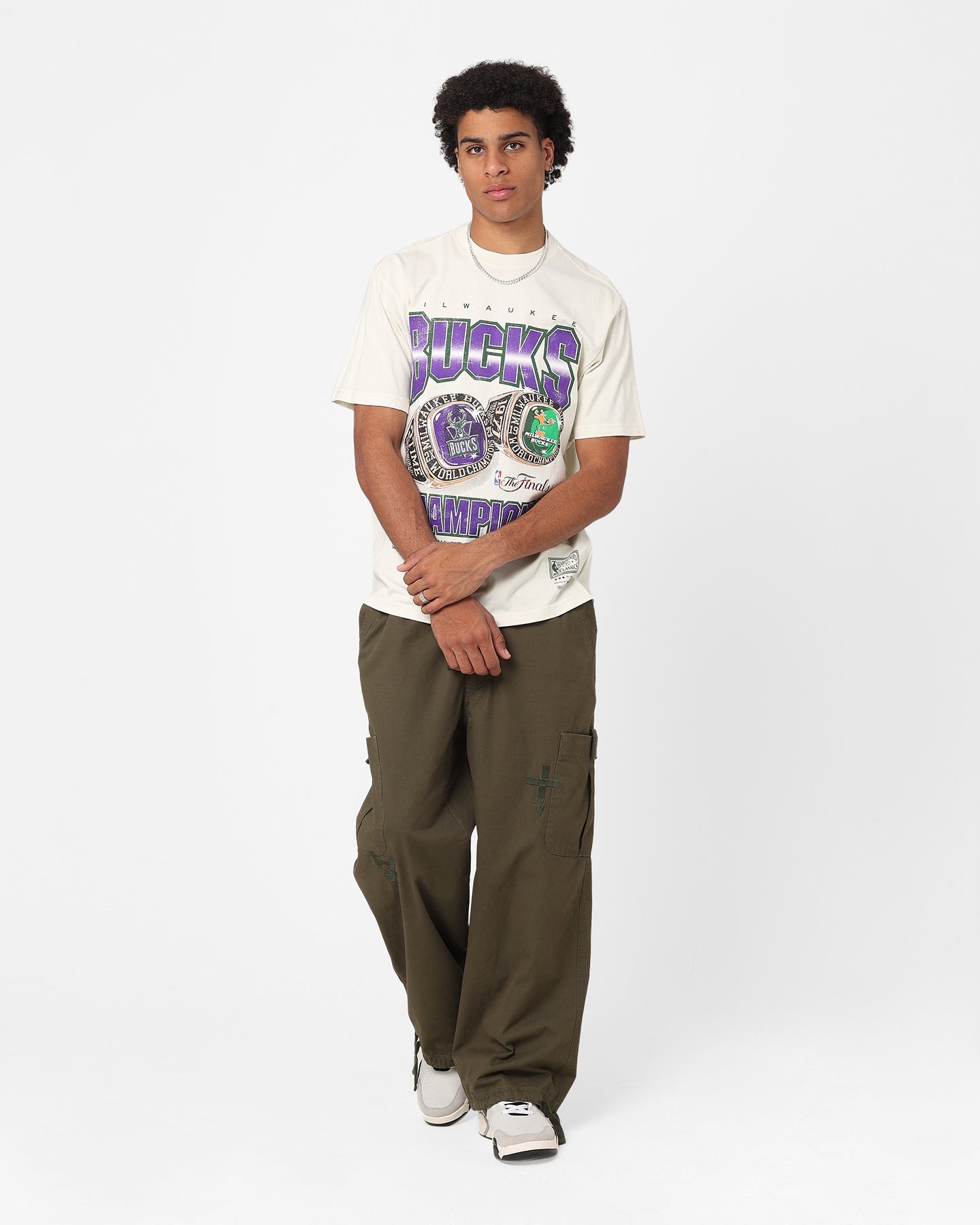 Mitchell & Ness Milwaukee Bucks 2021 Champions T-Shirt Unbleached