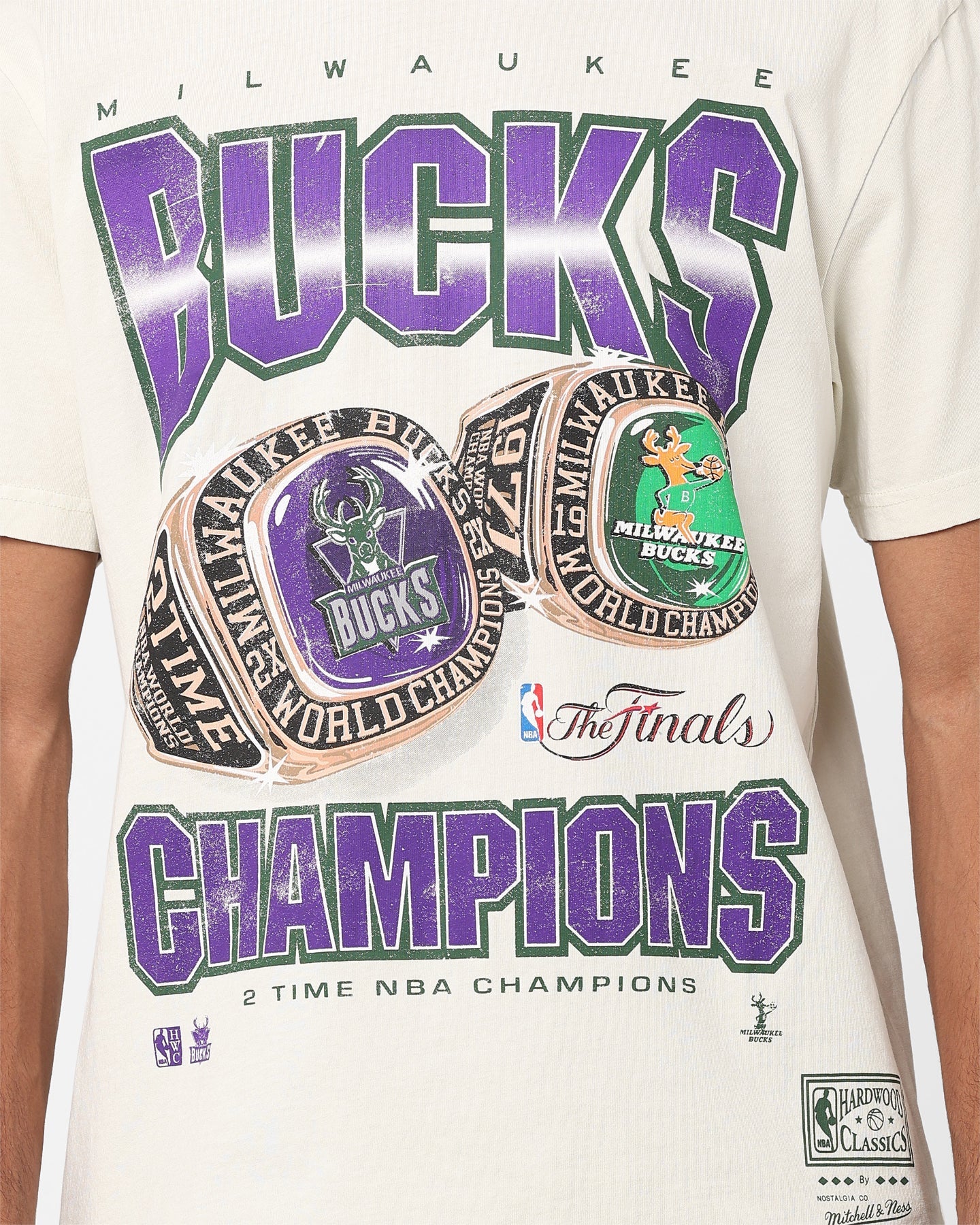 Mitchell & Ness Milwaukee Bucks 2021 Champions T-Shirt Unbleached