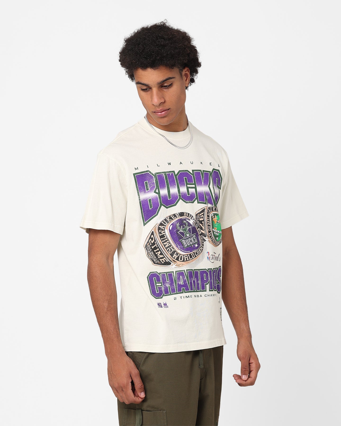 Mitchell & Ness Milwaukee Bucks 2021 Champions T-Shirt Unbleached