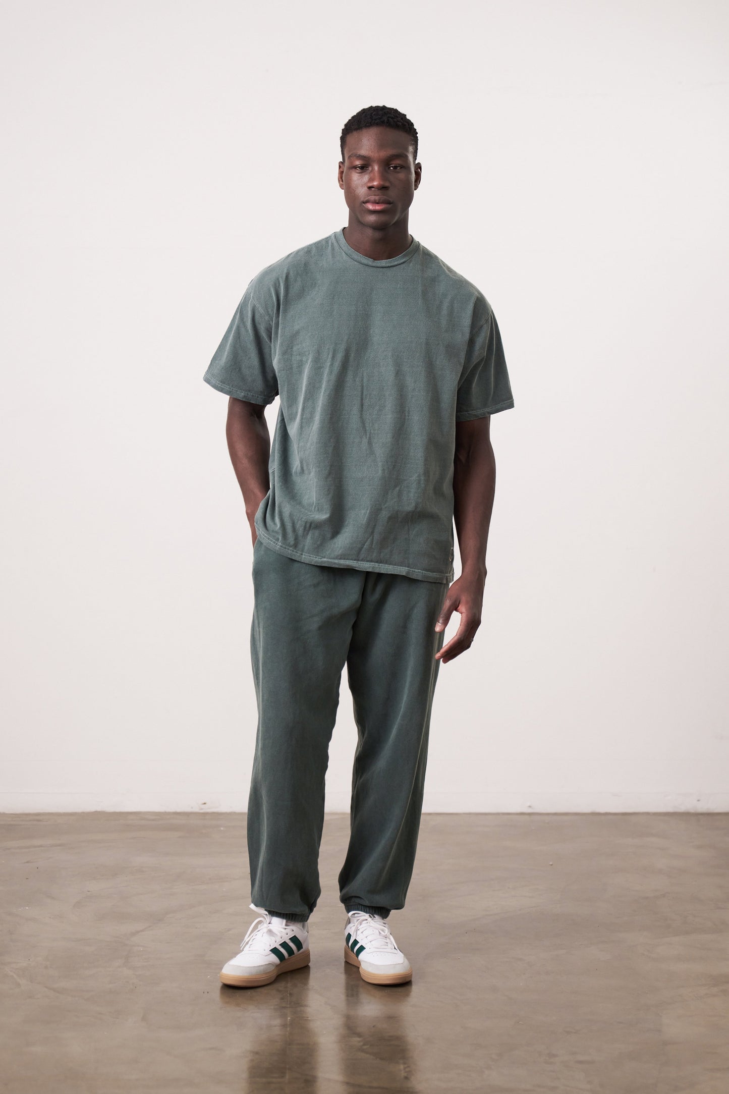Essentials Vintage Washed Tee - Forest