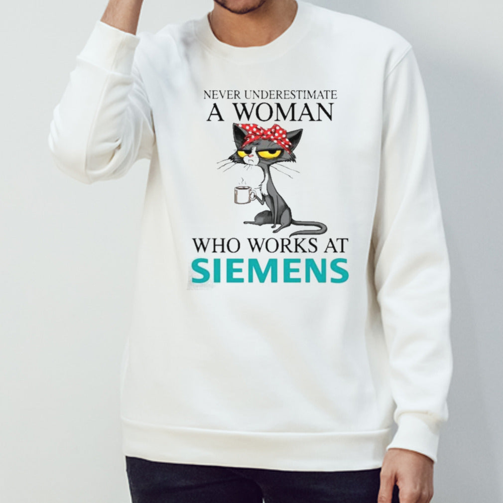 Black Cat Never Underestimate A Woman Who Works At SIEMENS Shirt