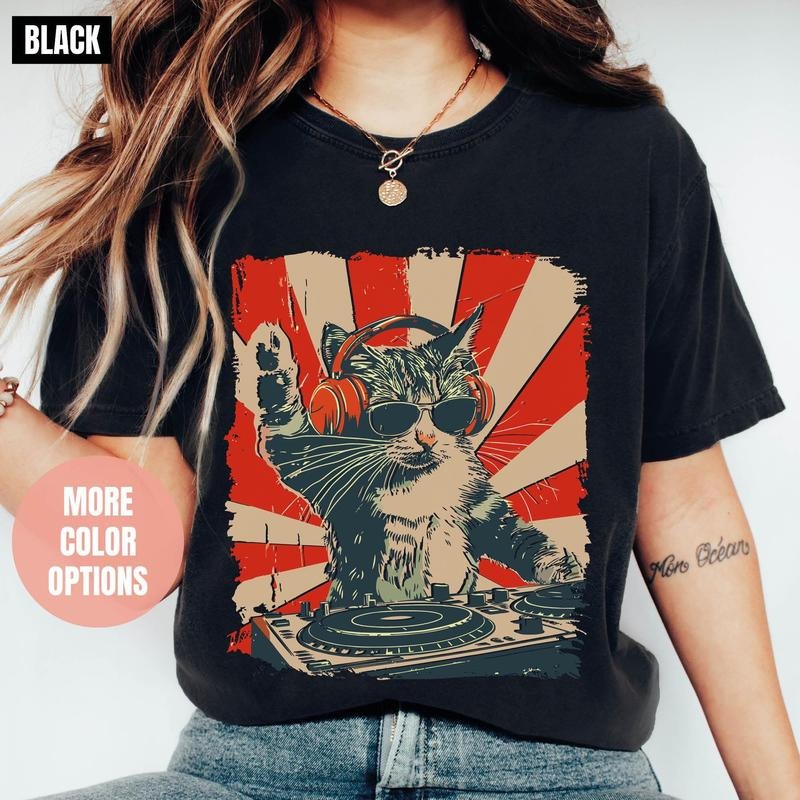 Cool DJ Cat Shirt, Funny Cat with Headphones, Stylish Cat Lovers Gift, Unique DJ Cat Kitty T-shirt, Trendy Graphic T-shirts